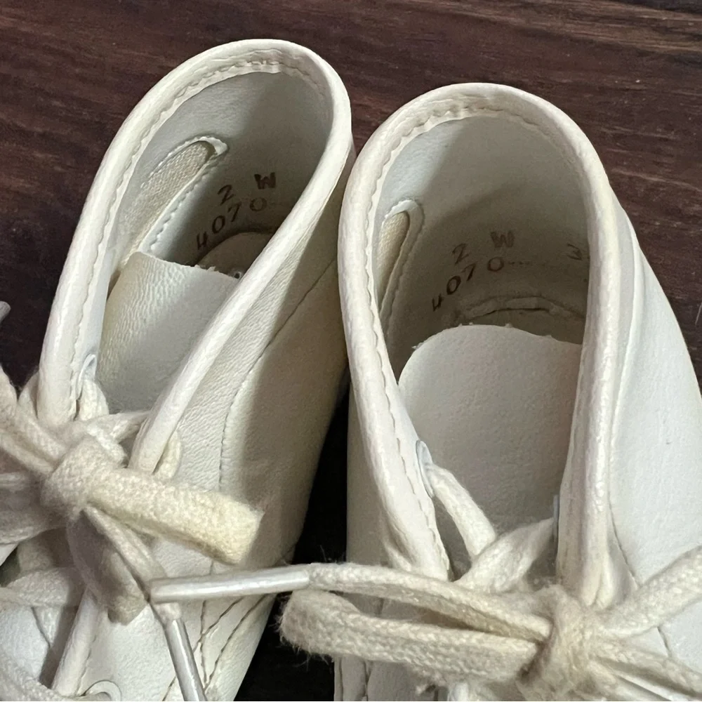 Vintage Doveen Baby Deer Baby Infant White crib shoes size 2